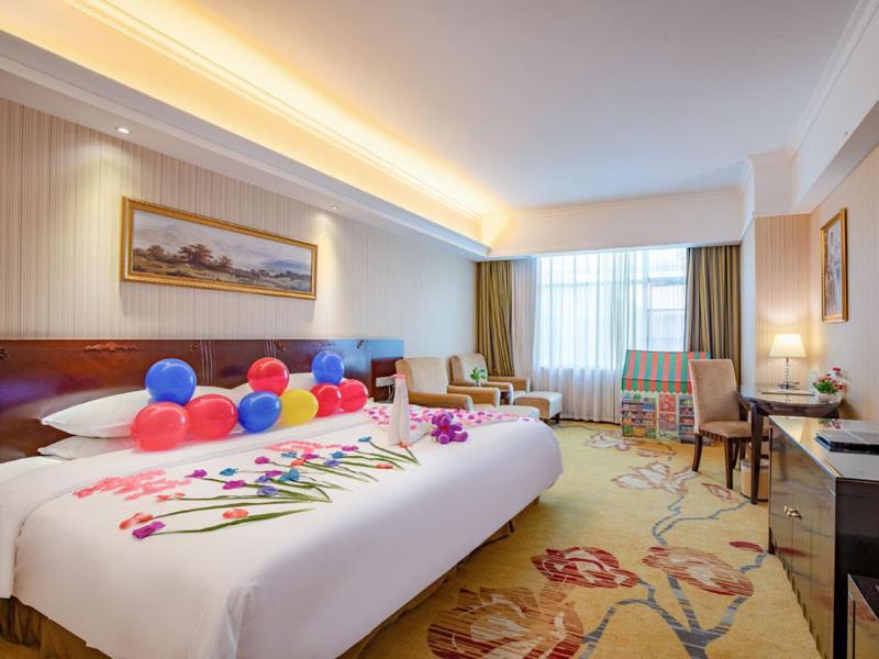 Vienna Hotel Baoan Liutang Hszinan Kültér fotó